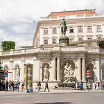 Knusperhäuschen Ober St Veit by ichbucheAT